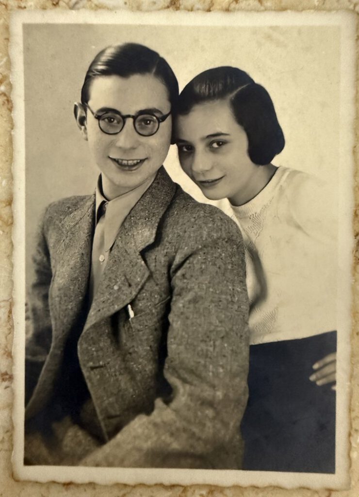 Abbildung: Leo Futermann mit seiner Schwester im Juli 1936 (Quelle: Collection of Yitzhak Katz, courtesy of Daniel Abraham)