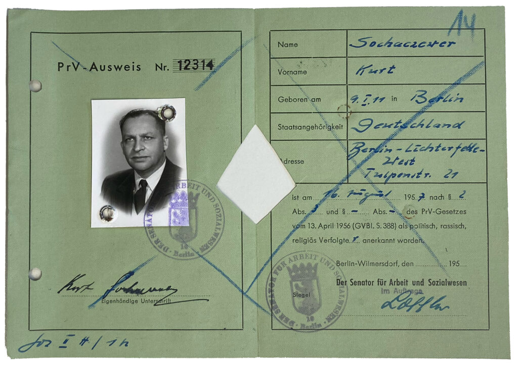 Amtlicher Ausweis für politisch, rassisch oder religös Verfolgte des Nationalsozialismus (PrV-Ausweis) ausgestellt am 16.8.1957 in Berlin (Quelle: Landesamt für Bürger- und Ordnungsangelegenheiten, Entschädigungsbehörde: Entschädigungsakte Nr. 271.521)